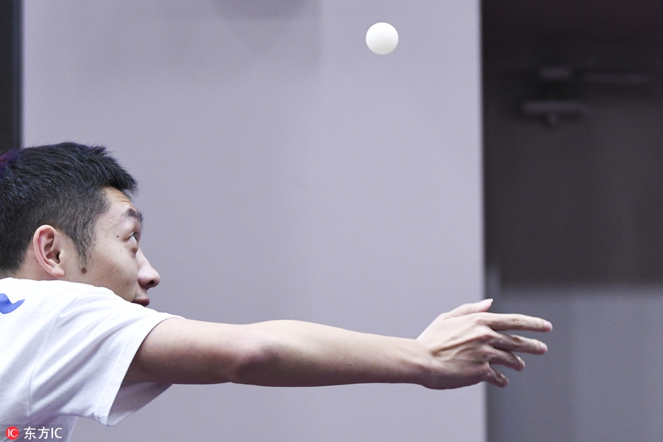 许昕出席乒乓粉丝大会