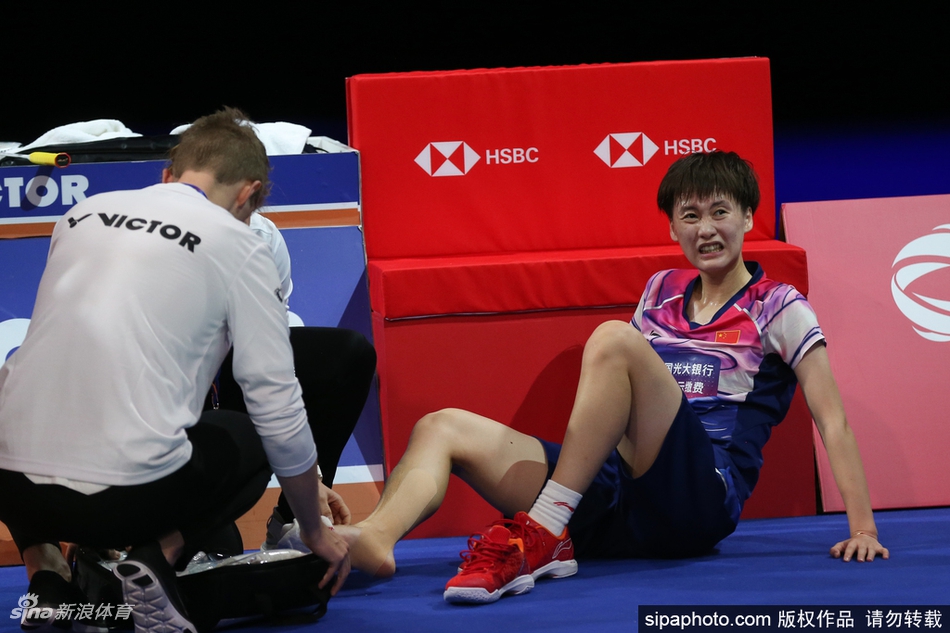 丹麦赛陈雨菲崴脚退赛