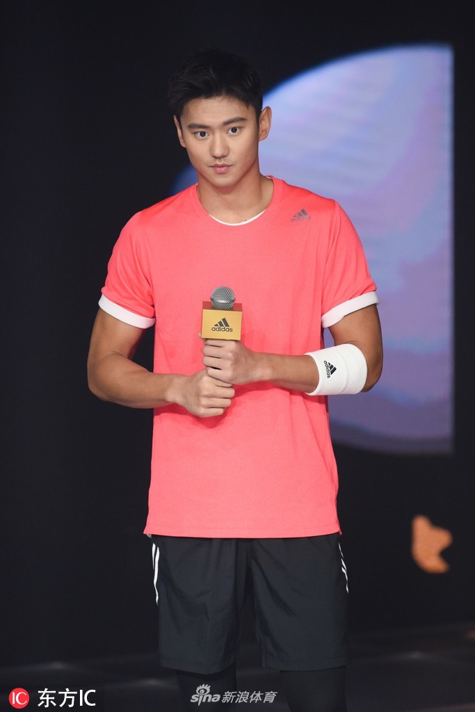 宁泽涛出席商业活动