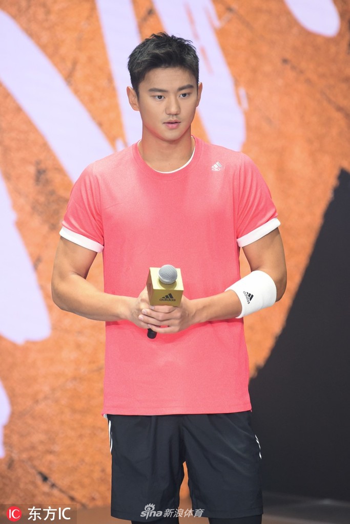 宁泽涛出席商业活动