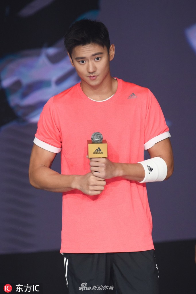 宁泽涛出席商业活动