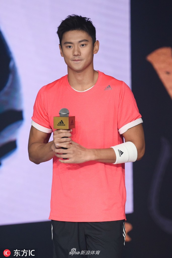 宁泽涛出席商业活动