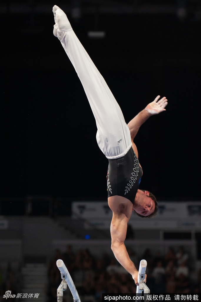 世界杯墨尔本站尤浩获双杠金牌