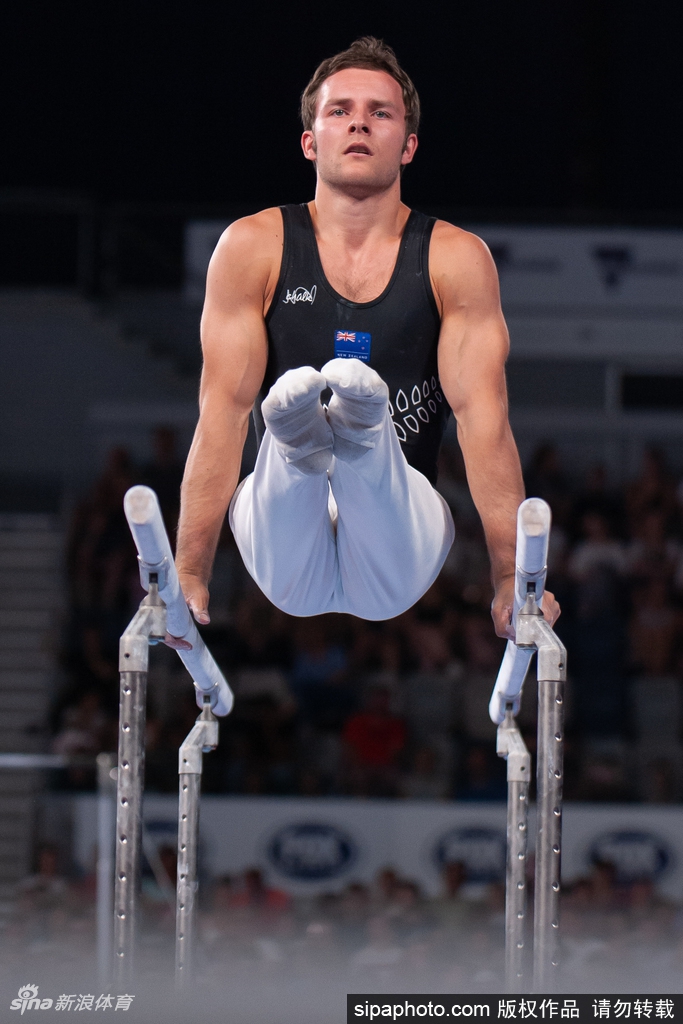 世界杯墨尔本站尤浩获双杠金牌