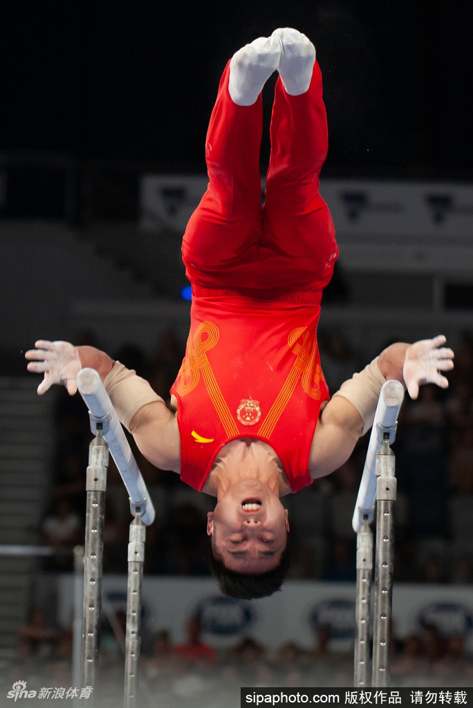 世界杯墨尔本站尤浩获双杠金牌