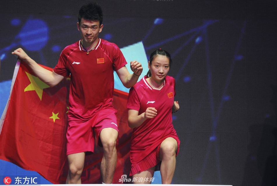 全英赛郑思维/黄雅琼捧杯图集