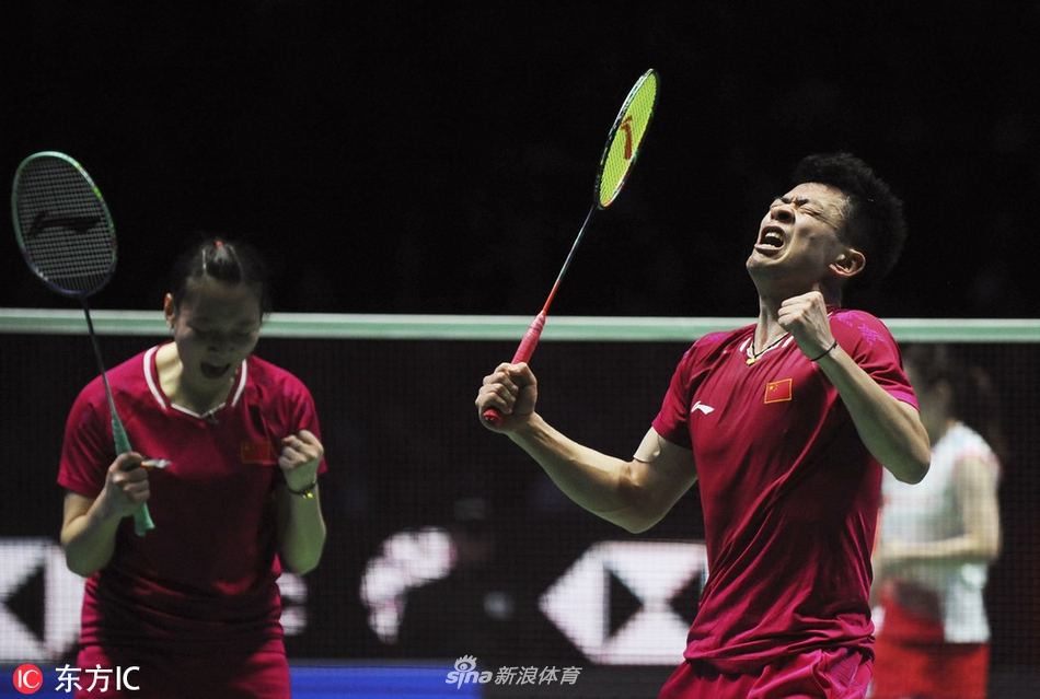 全英赛郑思维/黄雅琼捧杯图集