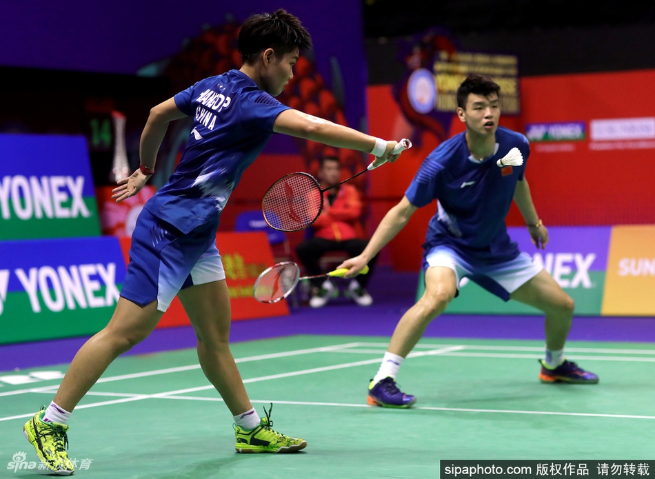 港羽赛黄东萍／王懿律进决赛