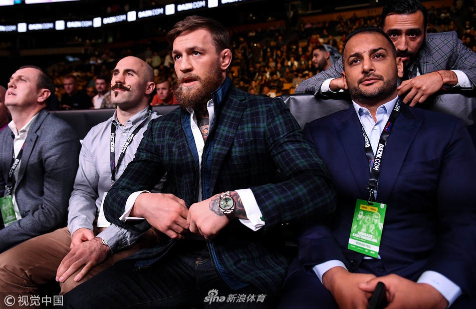 麦格雷戈现身助阵女子拳王赛