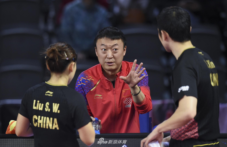 卡乒赛昕雯联播混双夺冠