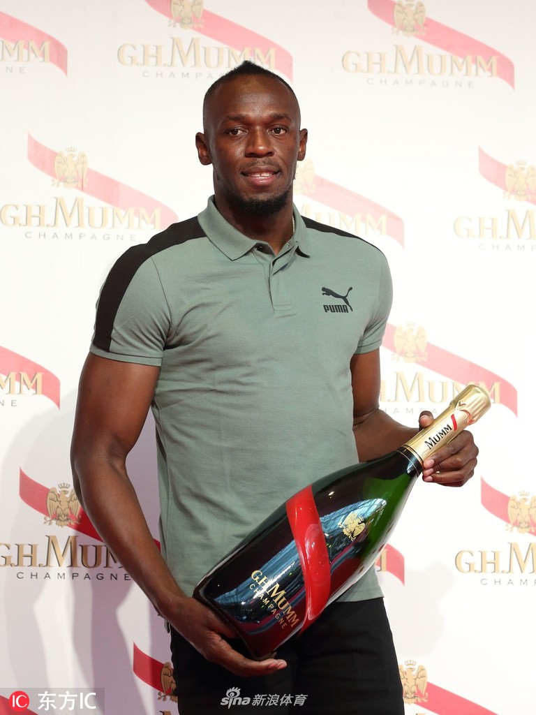 博尔特现身东京出席品牌活动