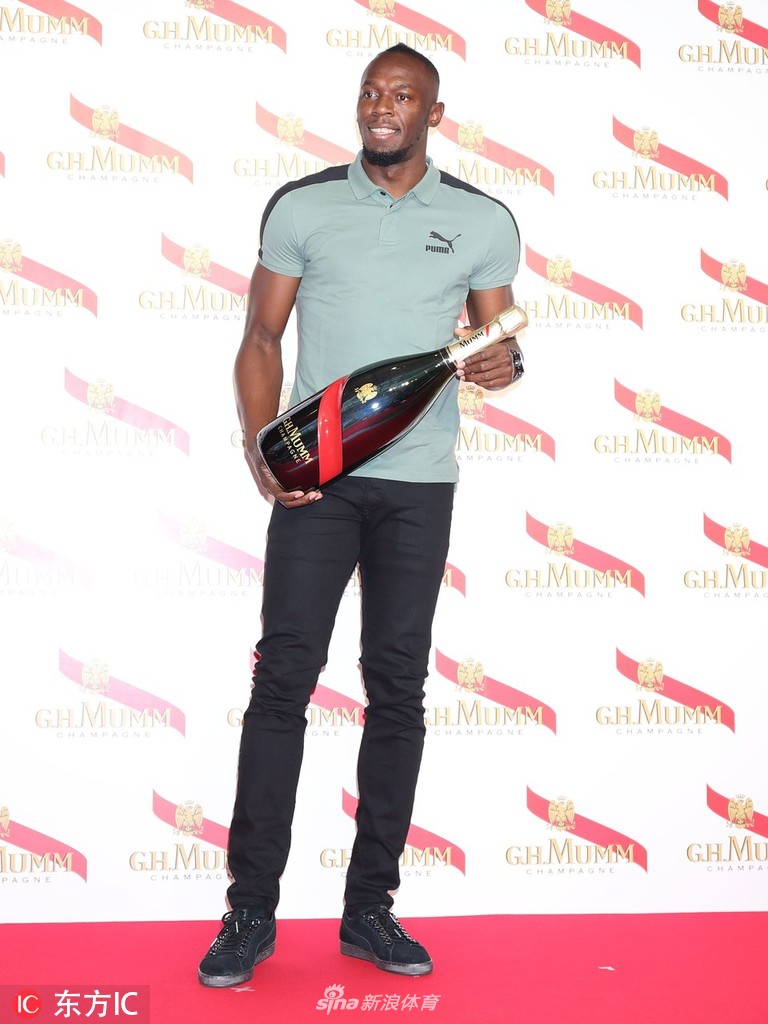 博尔特现身东京出席品牌活动