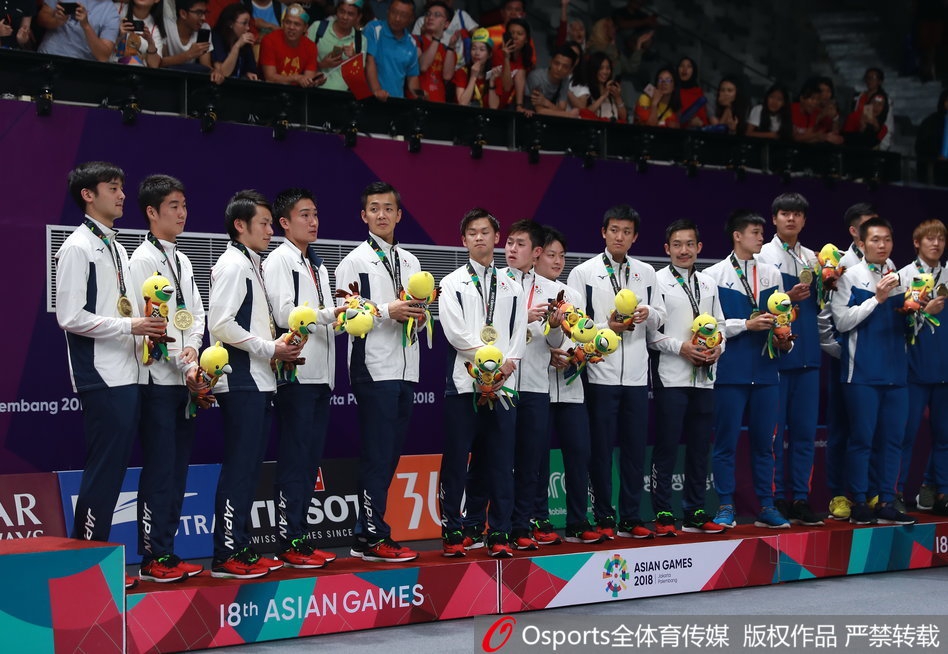 亚运羽球男团颁奖仪式
