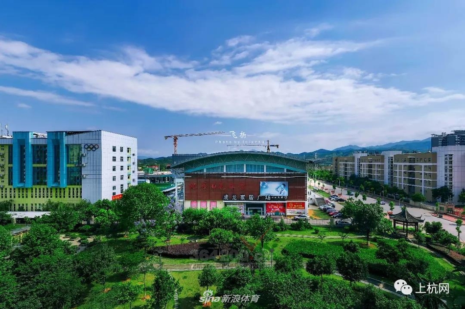 林丹亲自给小学员上课