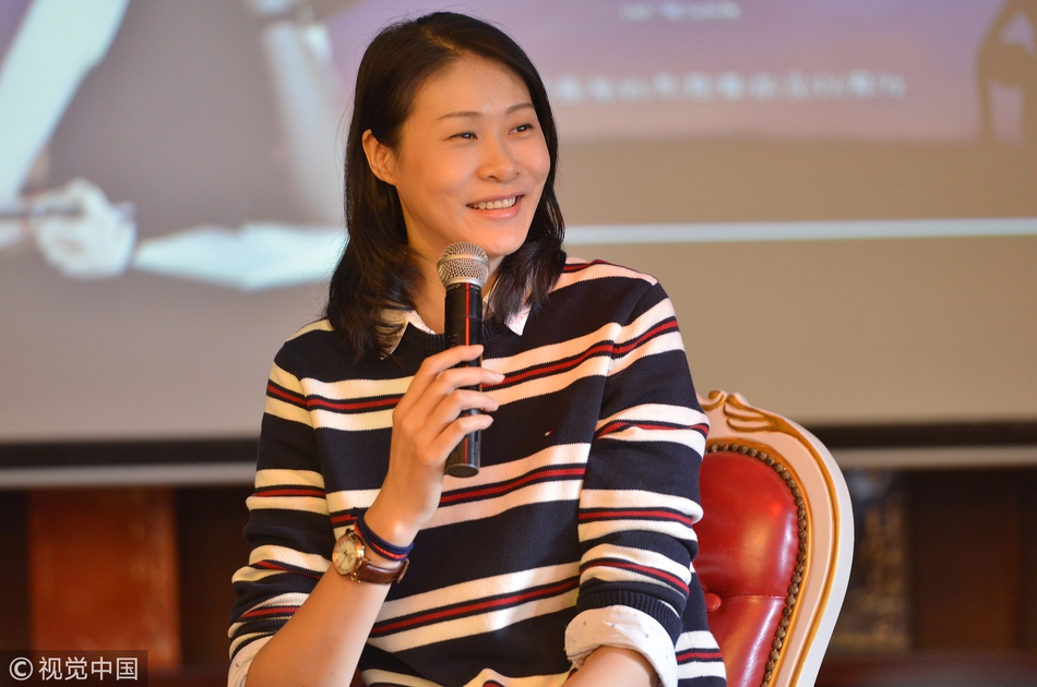 赵蕊蕊出席新书签售会