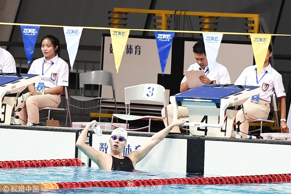 全锦赛傅园慧50仰夺冠