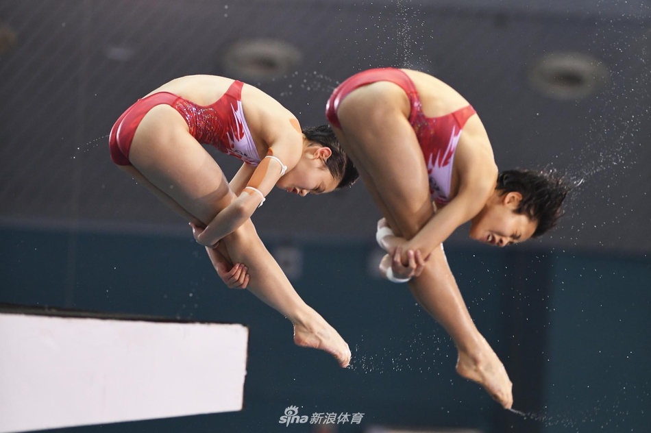 跳水冠军赛张家齐/卢为夺冠