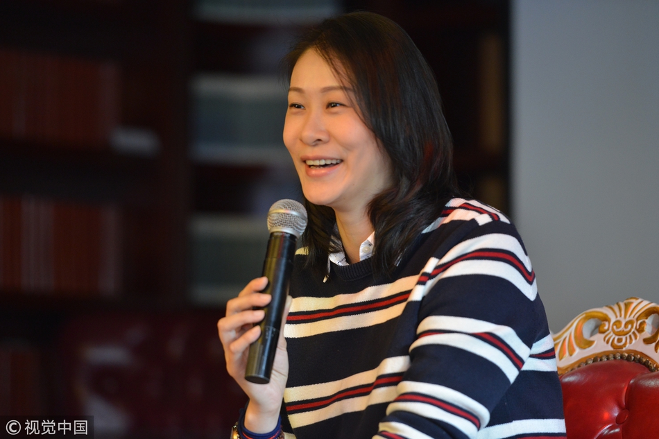 赵蕊蕊出席新书签售会