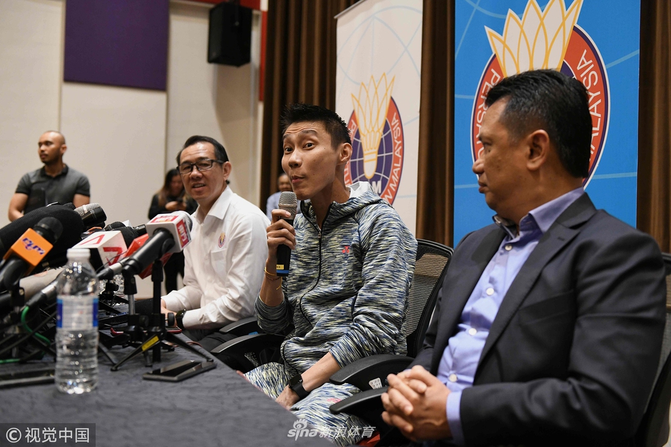 李宗伟患癌后首次出席发布会