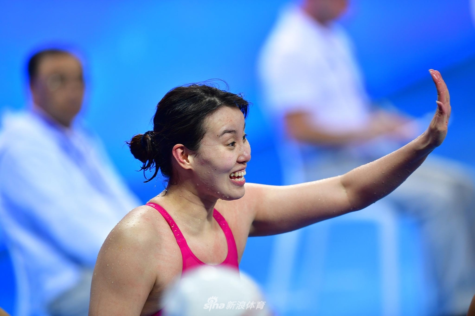 新浪直击短池世锦赛傅园慧变表情包