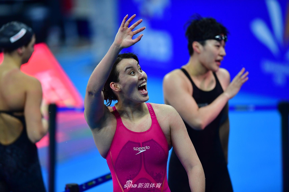 新浪直击短池世锦赛傅园慧变表情包