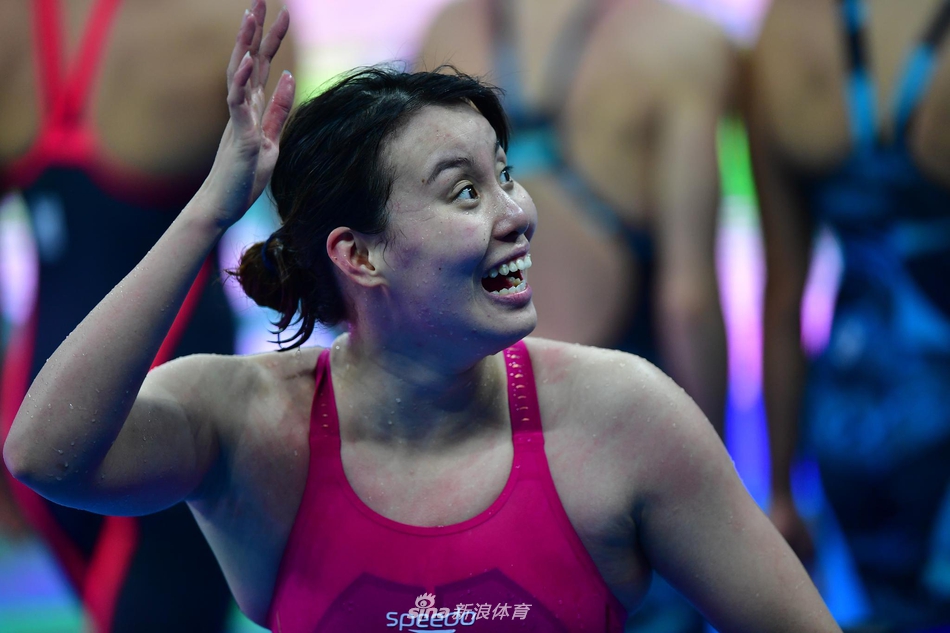 新浪直击短池世锦赛傅园慧变表情包