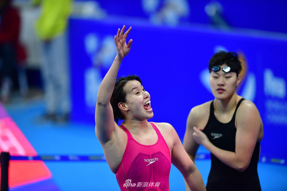 新浪直击短池世锦赛傅园慧变表情包