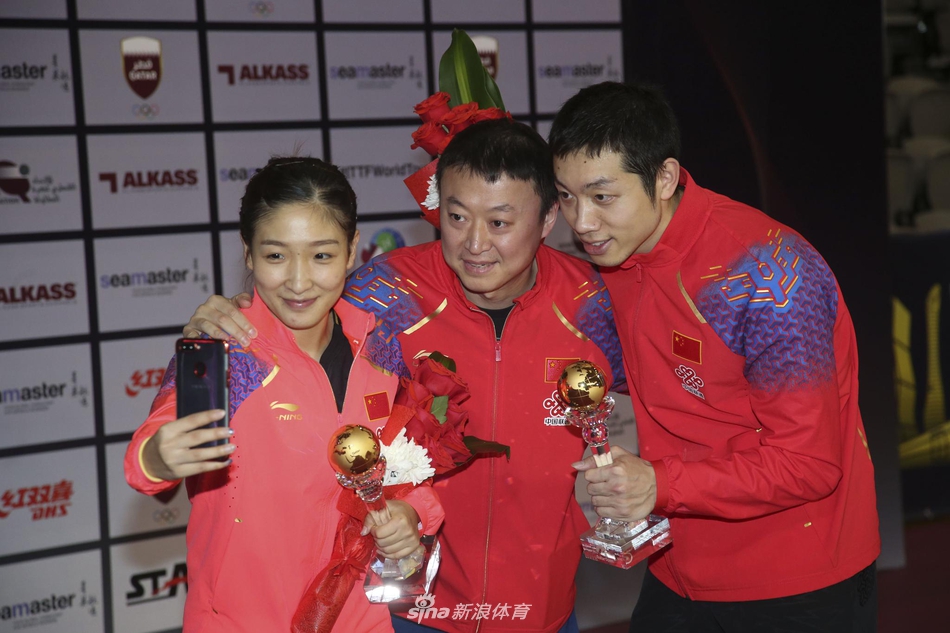 卡乒赛昕雯联播混双夺冠