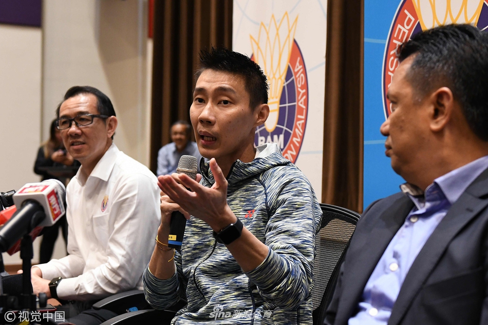 李宗伟患癌后首次出席发布会