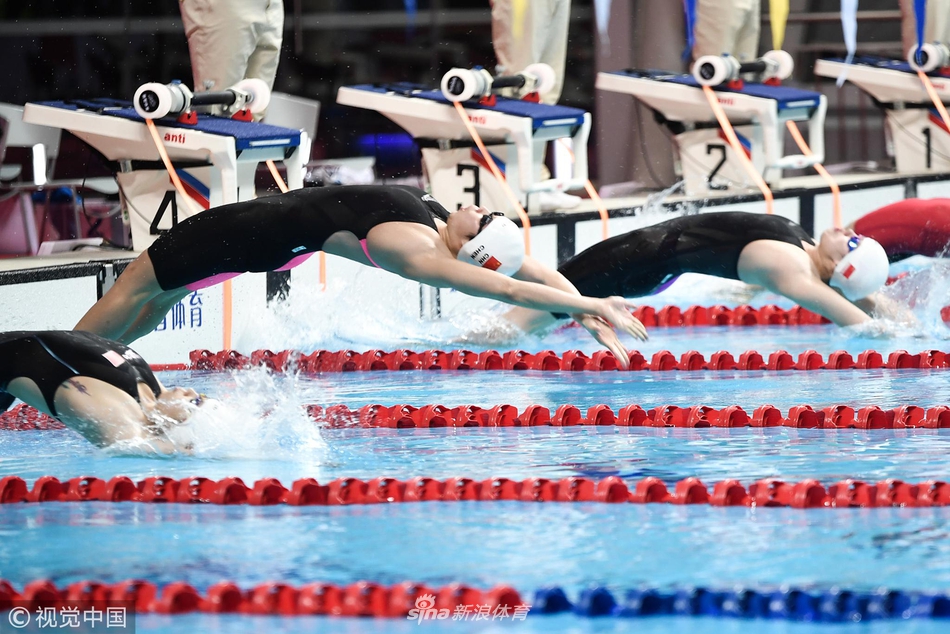 全锦赛傅园慧50仰夺冠