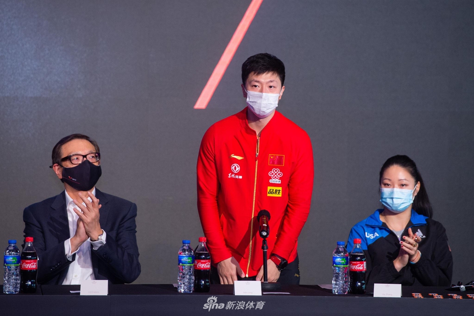 马龙、丁宁等出席澳门赛抽签