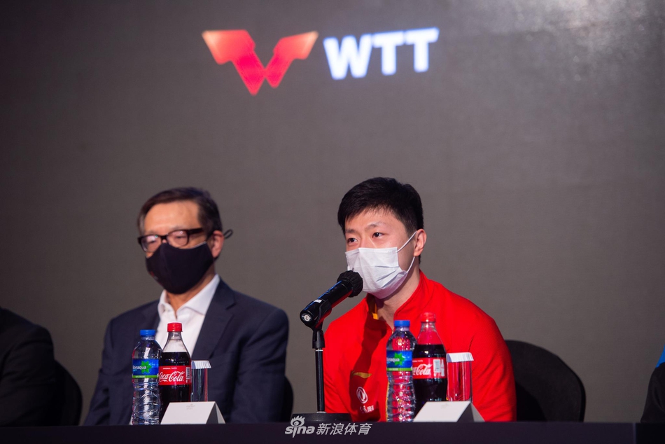 马龙、丁宁等出席澳门赛抽签