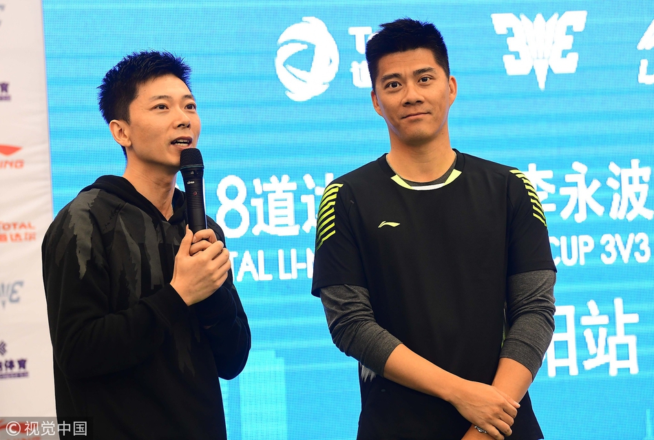 傅海峰现身沈阳出席活动