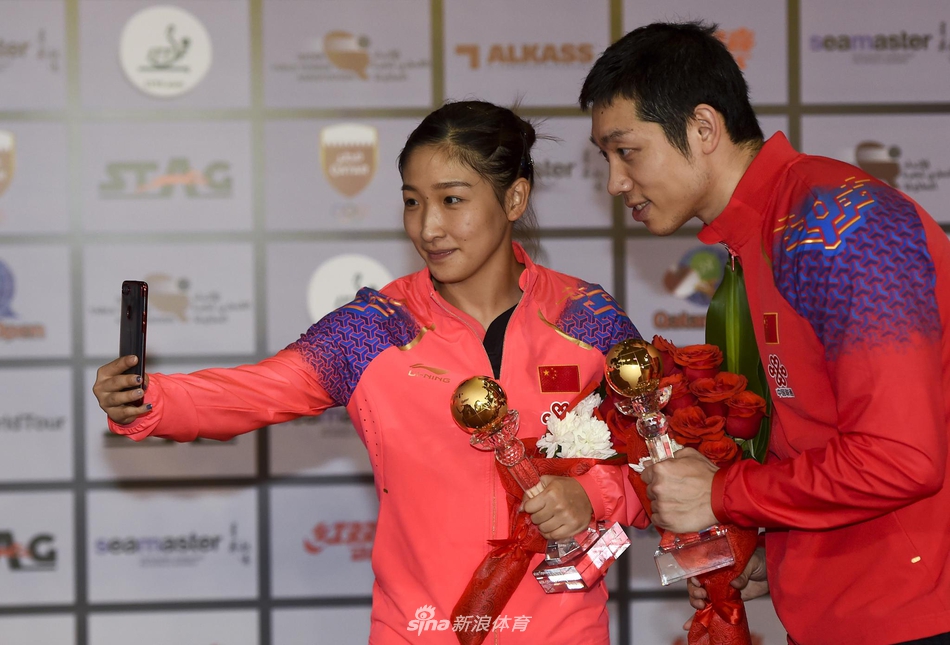 卡乒赛昕雯联播混双夺冠