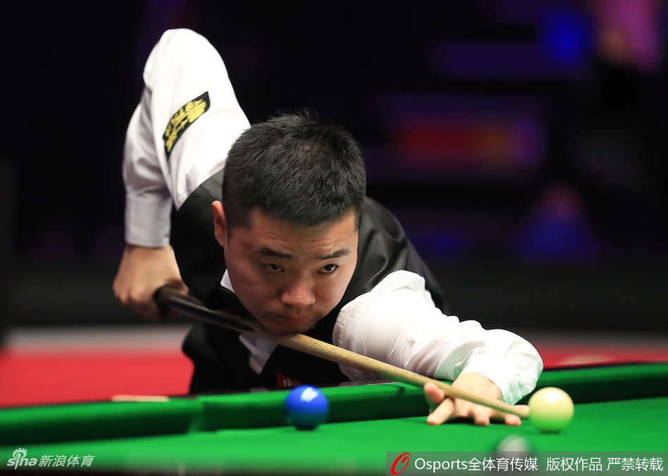 大师赛丁俊晖6-1利索夫斯基