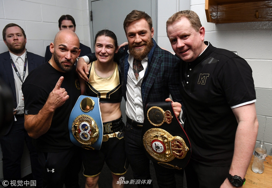 麦格雷戈现身助阵女子拳王赛