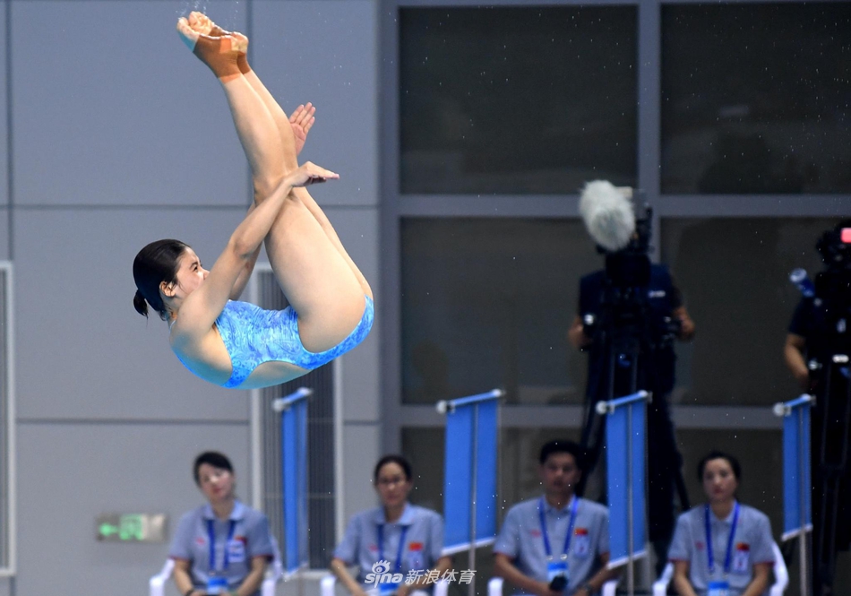 跳水冠军赛赖诗韵一米板夺冠