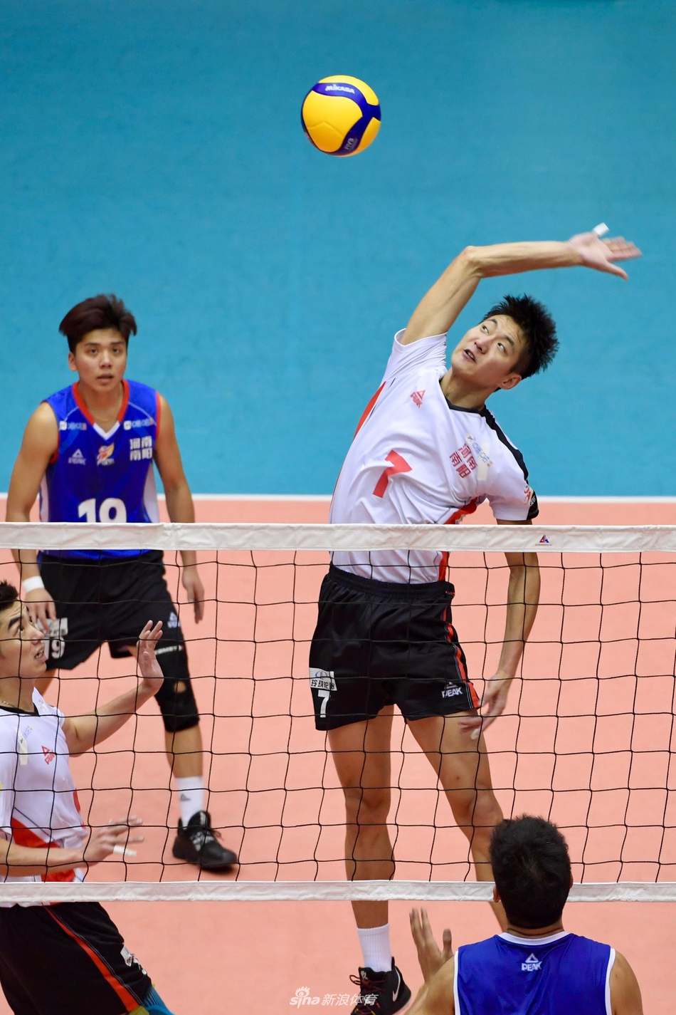 男排全锦赛江苏3-0河南