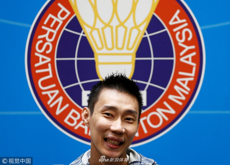 李宗伟患癌后首次出席发布会