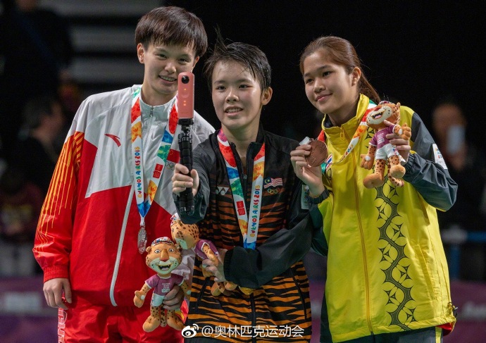 青奥会李诗沣摘金王祉怡夺银