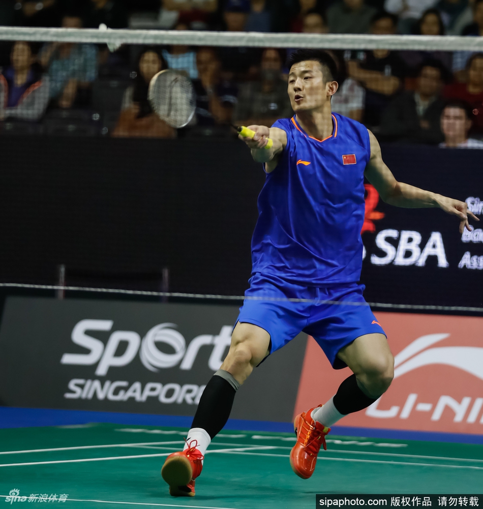 新加坡赛谌龙2-1进八强