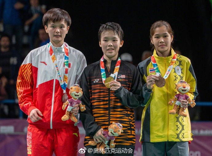 青奥会李诗沣摘金王祉怡夺银