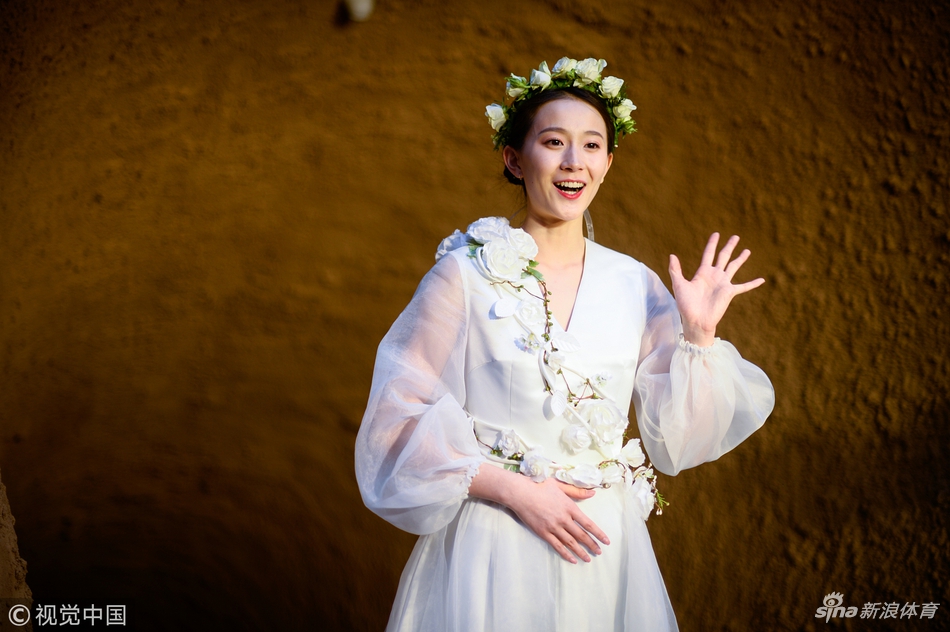 张豆豆采集青运会圣火彩排