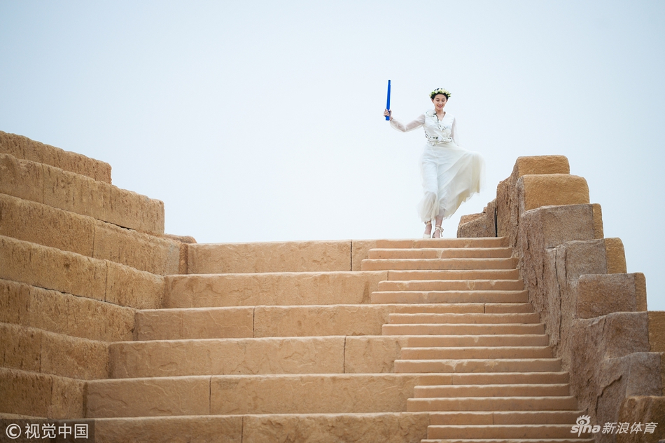 张豆豆采集青运会圣火彩排