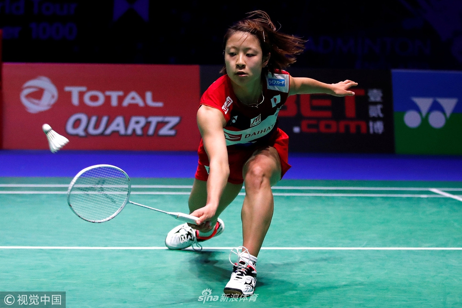 全英赛李雪芮0-2无缘四强