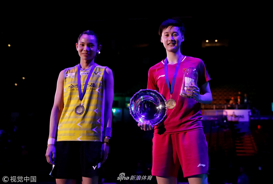 全英赛陈雨菲夺冠颁奖图集