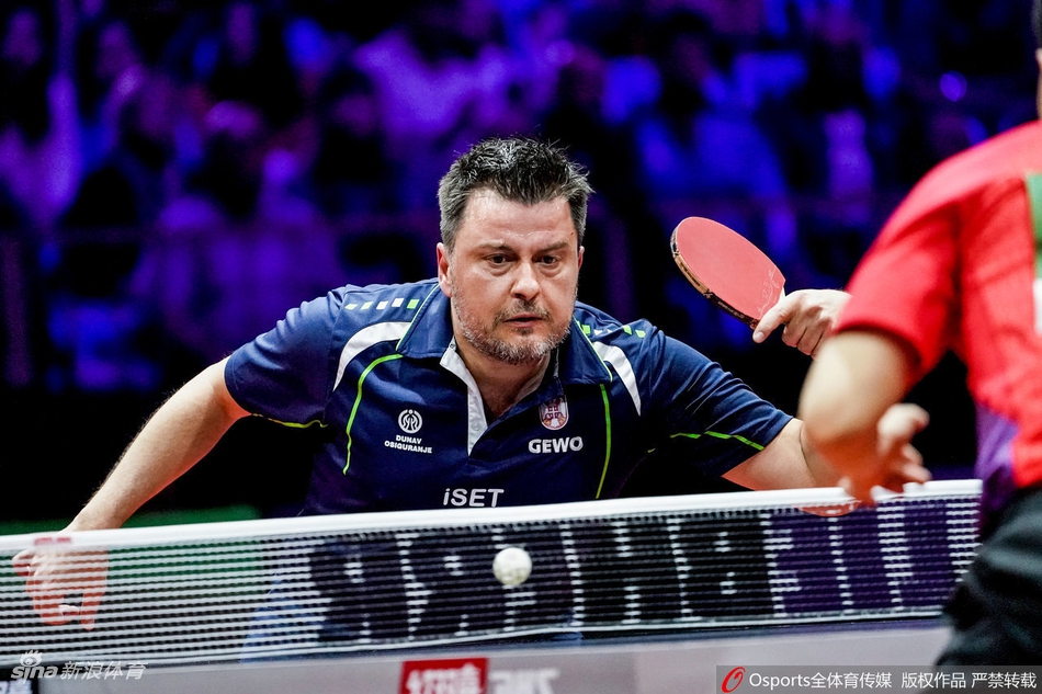 世乒赛马龙4-0晋级次轮