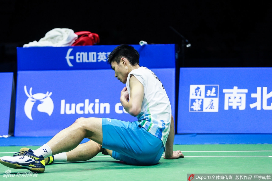 亚锦赛石宇奇2-0周天成进决赛