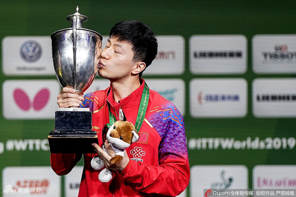 马龙第三次捧得圣勃莱德杯