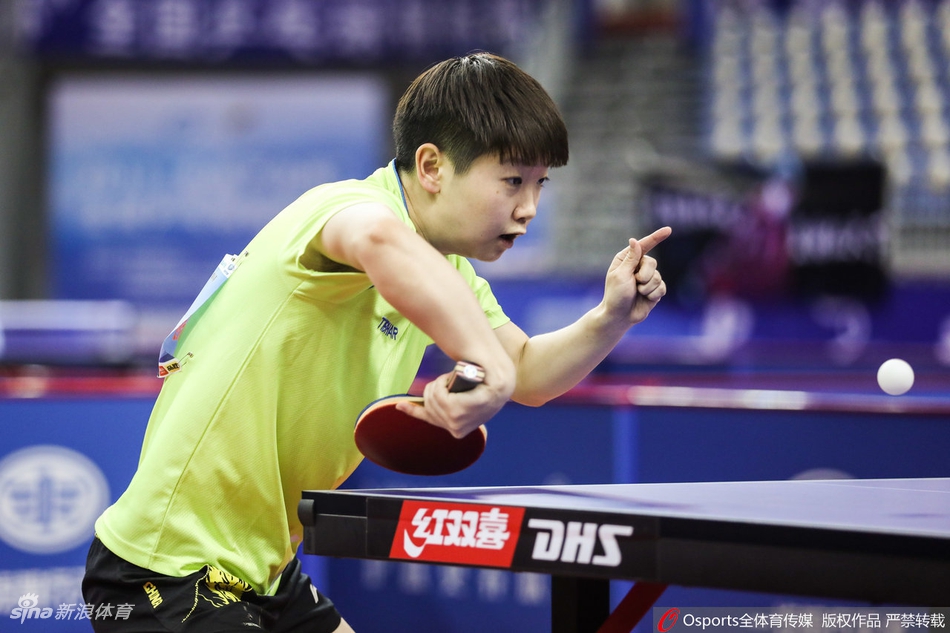 孙颖莎出战全锦赛女团比赛